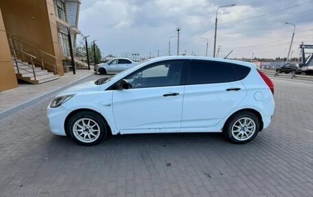 Hyundai Solaris II рестайлинг, 2012 год, 500 000 рублей, 5 фотография
