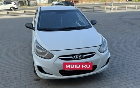 Hyundai Solaris II рестайлинг, 2012 год, 500 000 рублей, 2 фотография