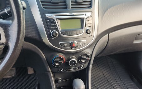 Hyundai Solaris II рестайлинг, 2013 год, 880 000 рублей, 10 фотография