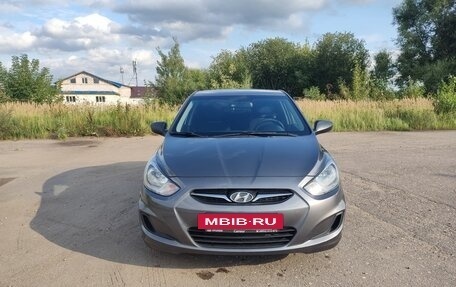 Hyundai Solaris II рестайлинг, 2013 год, 880 000 рублей, 2 фотография