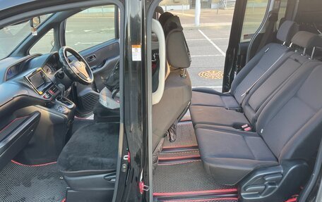 Toyota Noah III, 2017 год, 1 960 000 рублей, 9 фотография