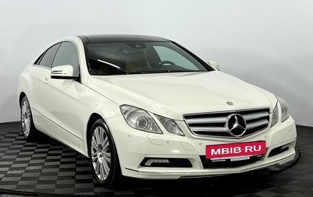 Mercedes-Benz E-Класс, 2010 год, 1 200 000 рублей, 4 фотография