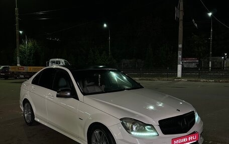 Mercedes-Benz C-Класс, 2009 год, 1 000 000 рублей, 3 фотография