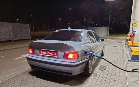 BMW 3 серия, 1992 год, 550 000 рублей, 2 фотография