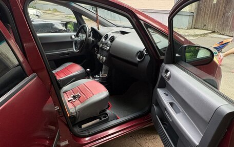 Mitsubishi Colt VI рестайлинг, 2004 год, 240 000 рублей, 2 фотография