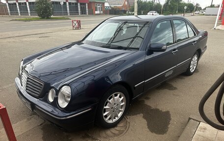 Mercedes-Benz E-Класс, 2000 год, 520 000 рублей, 2 фотография