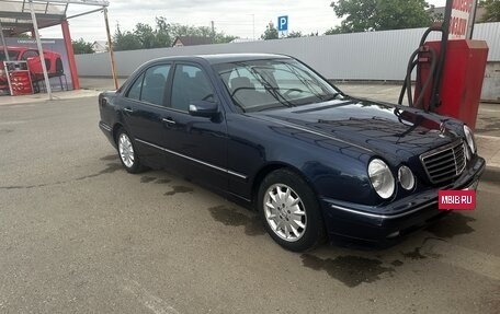 Mercedes-Benz E-Класс, 2000 год, 520 000 рублей, 4 фотография