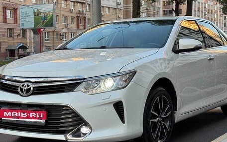 Toyota Camry, 2017 год, 1 645 000 рублей, 2 фотография
