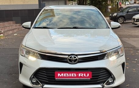 Toyota Camry, 2017 год, 1 645 000 рублей, 35 фотография