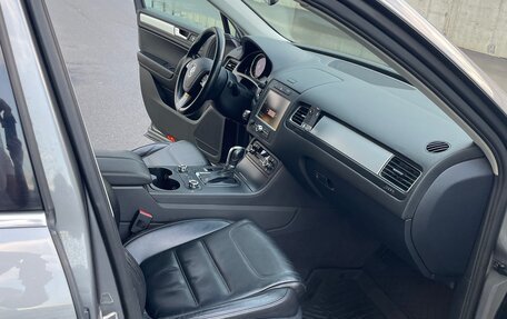 Volkswagen Touareg III, 2011 год, 1 850 000 рублей, 10 фотография