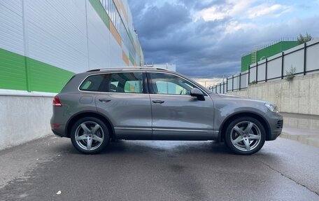 Volkswagen Touareg III, 2011 год, 1 850 000 рублей, 13 фотография