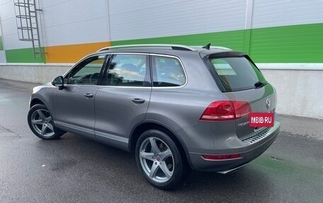 Volkswagen Touareg III, 2011 год, 1 850 000 рублей, 4 фотография