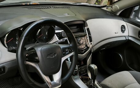 Chevrolet Cruze II, 2010 год, 350 000 рублей, 9 фотография