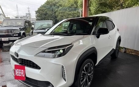 Toyota Yaris Cross, 2023 год, 1 348 017 рублей, 3 фотография