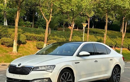 Skoda Superb III рестайлинг, 2022 год, 2 721 319 рублей, 1 фотография