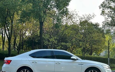 Skoda Superb III рестайлинг, 2022 год, 2 721 319 рублей, 4 фотография