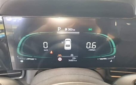 Hyundai Elantra, 2023 год, 1 370 000 рублей, 11 фотография