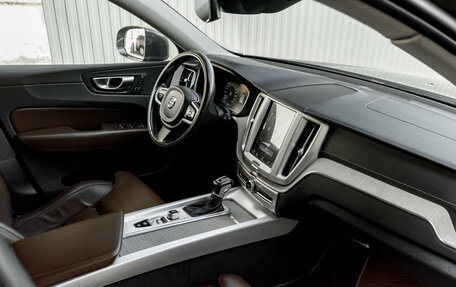 Volvo XC60 II, 2018 год, 3 200 000 рублей, 13 фотография