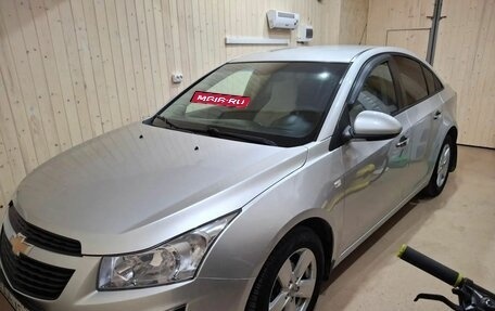 Chevrolet Cruze II, 2013 год, 800 000 рублей, 10 фотография