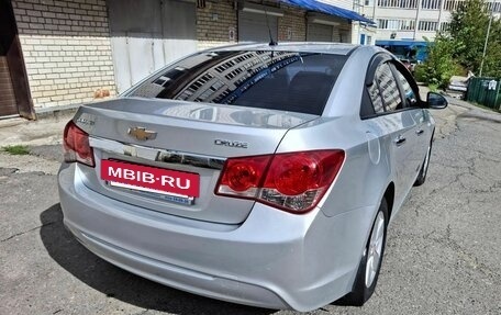 Chevrolet Cruze II, 2013 год, 800 000 рублей, 3 фотография