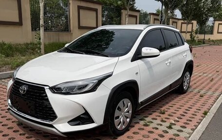 Toyota Yaris XP150 рестайлинг, 2022 год, 900 000 рублей, 1 фотография