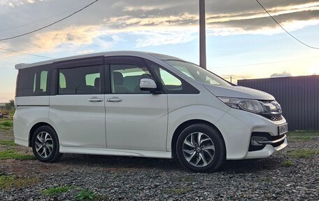 Honda Stepwgn IV, 2015 год, 1 650 000 рублей, 1 фотография