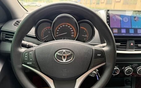 Toyota Yaris XP150 рестайлинг, 2022 год, 900 000 рублей, 11 фотография