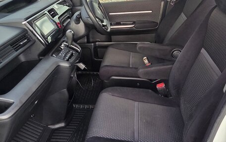 Honda Stepwgn IV, 2015 год, 1 650 000 рублей, 5 фотография