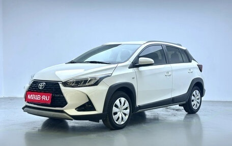 Toyota Yaris, 2022 год, 1 200 000 рублей, 1 фотография