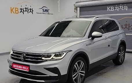 Volkswagen Tiguan II, 2023 год, 2 340 020 рублей, 1 фотография