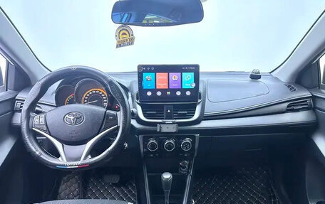 Toyota Yaris, 2022 год, 1 200 000 рублей, 8 фотография