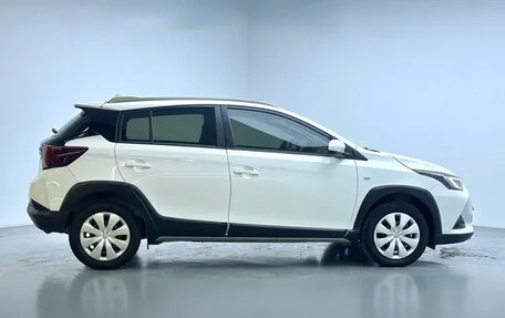 Toyota Yaris, 2022 год, 1 200 000 рублей, 3 фотография