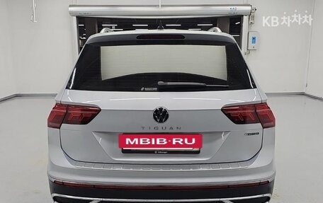 Volkswagen Tiguan II, 2023 год, 2 340 020 рублей, 3 фотография