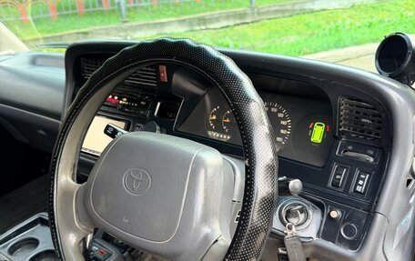 Toyota HiAce H100, 2003 год, 1 550 000 рублей, 12 фотография