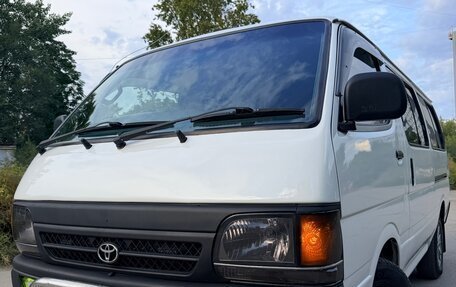 Toyota HiAce H100, 2003 год, 1 550 000 рублей, 3 фотография