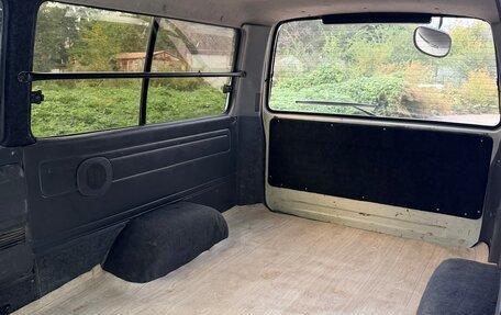 Toyota HiAce H100, 2003 год, 1 550 000 рублей, 23 фотография