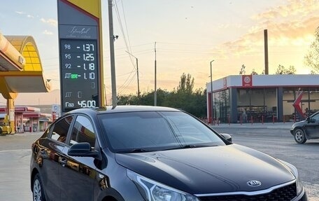 KIA Rio IV, 2020 год, 1 300 000 рублей, 2 фотография