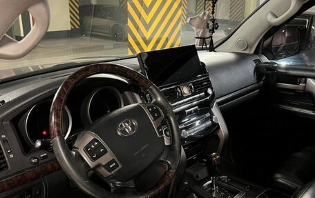 Toyota Land Cruiser 200, 2011 год, 2 750 000 рублей, 16 фотография