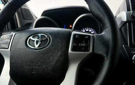 Toyota Land Cruiser Prado 150 рестайлинг 2, 2016 год, 3 199 000 рублей, 14 фотография
