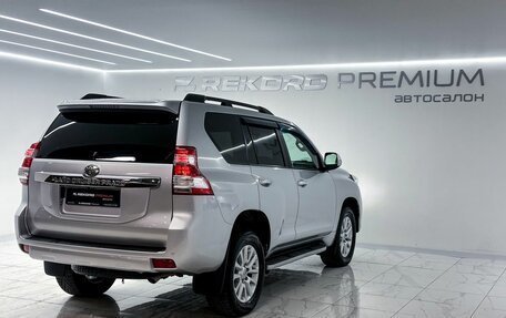 Toyota Land Cruiser Prado 150 рестайлинг 2, 2016 год, 3 199 000 рублей, 28 фотография
