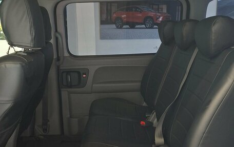 Hyundai H-1 II рестайлинг, 2015 год, 1 400 000 рублей, 20 фотография