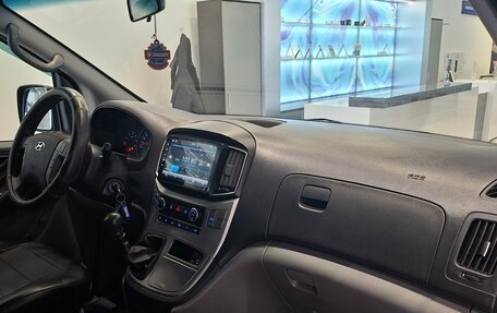 Hyundai H-1 II рестайлинг, 2015 год, 1 400 000 рублей, 26 фотография