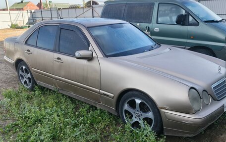 Mercedes-Benz E-Класс, 2002 год, 200 000 рублей, 2 фотография