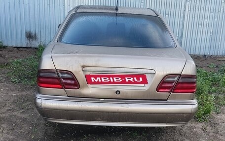 Mercedes-Benz E-Класс, 2002 год, 200 000 рублей, 4 фотография