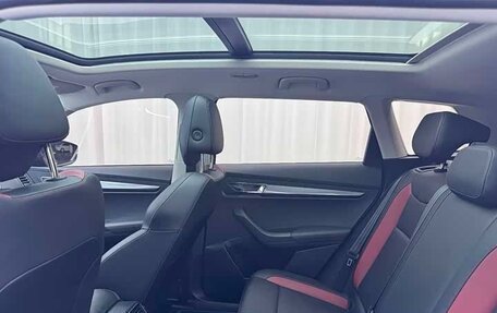 Skoda Karoq I, 2022 год, 1 650 000 рублей, 6 фотография
