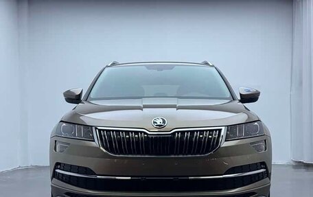 Skoda Karoq I, 2022 год, 1 650 000 рублей, 2 фотография