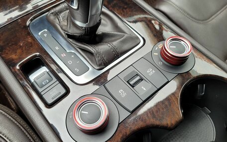Volkswagen Touareg III, 2011 год, 2 300 000 рублей, 15 фотография