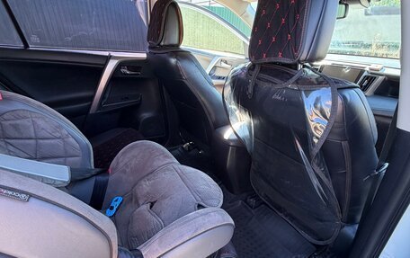 Toyota RAV4, 2014 год, 2 300 000 рублей, 9 фотография
