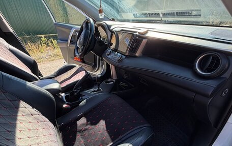 Toyota RAV4, 2014 год, 2 300 000 рублей, 14 фотография
