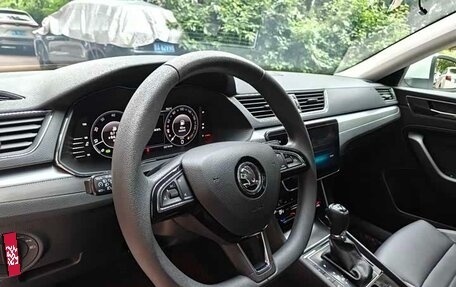 Skoda Superb III рестайлинг, 2023 год, 1 690 000 рублей, 16 фотография